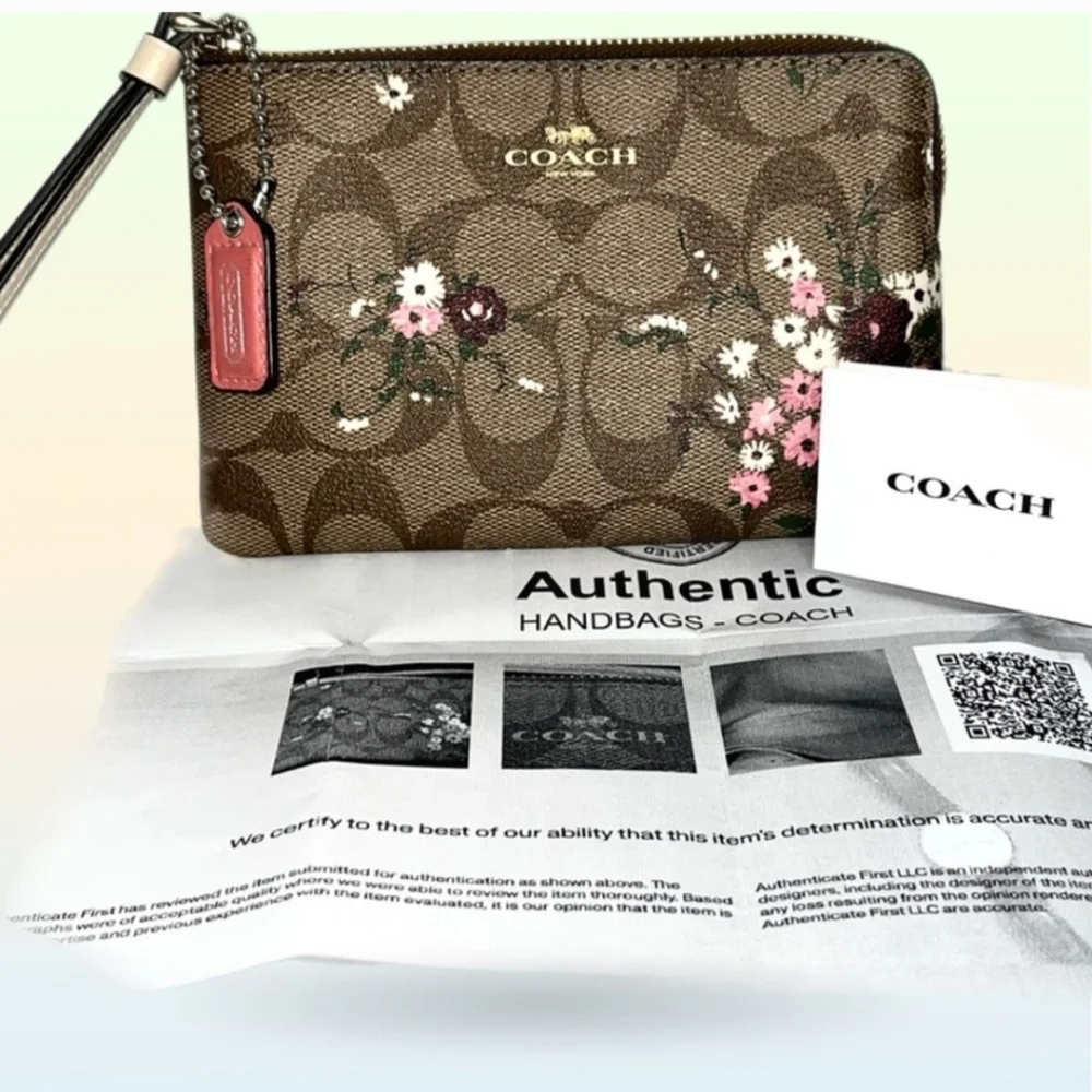 COACH CORNER ZIP WRISTLET IN SIGNATURE CANVAS WITH EVERGREEN FLORAL PRINT - Picture 3 of 5